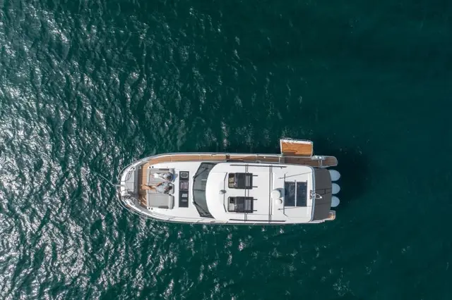 Merry Fisher 1295 Coupé — Jeanneau, disponible bajo pedido en Navalia Yachting