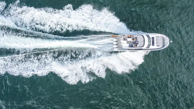 Merry Fisher 1295 Fly — Jeanneau, disponible bajo pedido en Navalia Yachting