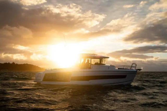Merry Fisher 895 Sport — Jeanneau, disponible bajo pedido en Navalia Yachting